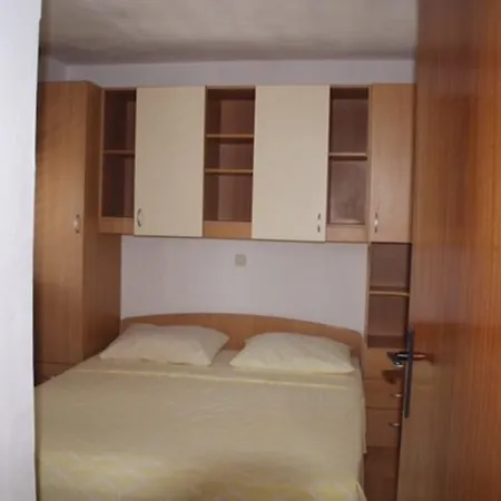 11267a Apartment Lumbarda